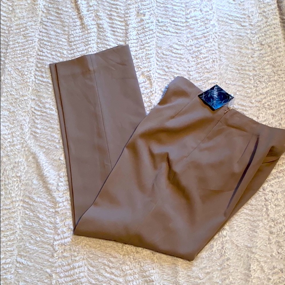 NWT, Taylorbrooke, women pants size 4P